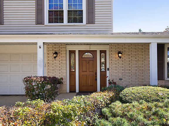2nd image of 2451 Barbary Ln