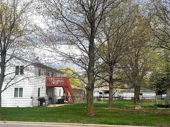 242 Koch Dr, Genoa, IL 60135