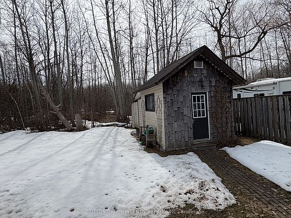 2nd image of 1672 Saint Johns Rd