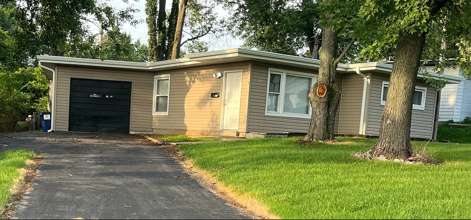 3 Saint Laurence Dr — Photo 2