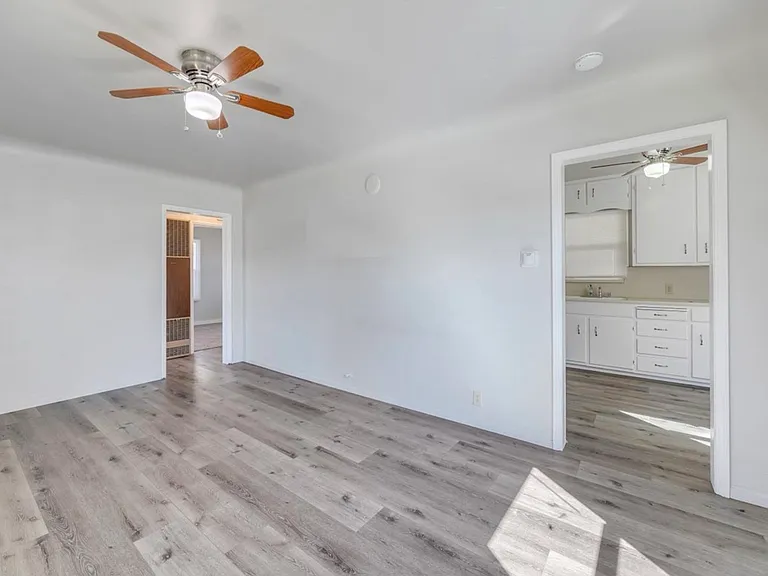 328 Birdwell St — Photo 3
