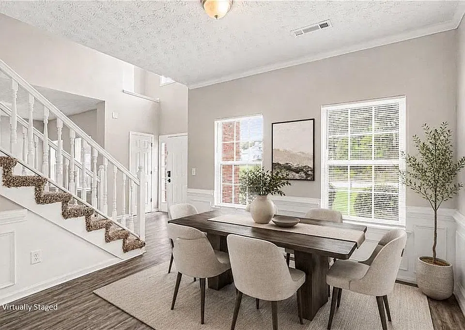 4 bed, 2.5 bath, 2075 sqft, $2,100 — Photo 3