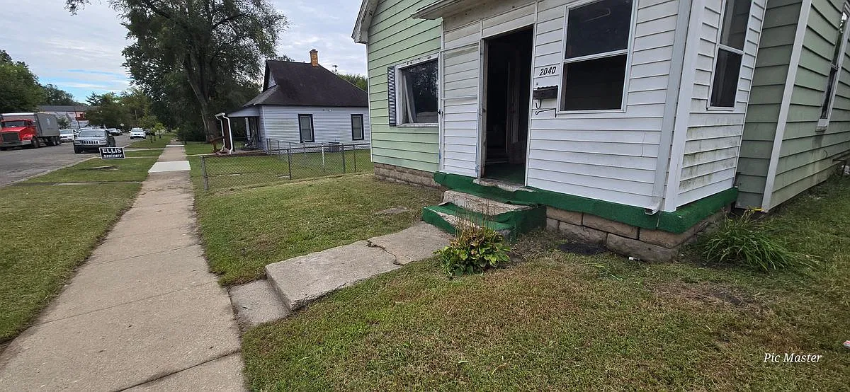 4 bed, 1.0 bath, 1148 sqft, $1,195 — Photo 3