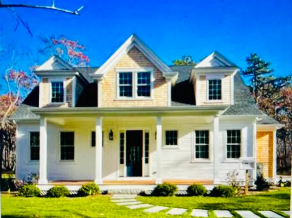 27 7th St N, Edgartown, MA 02539