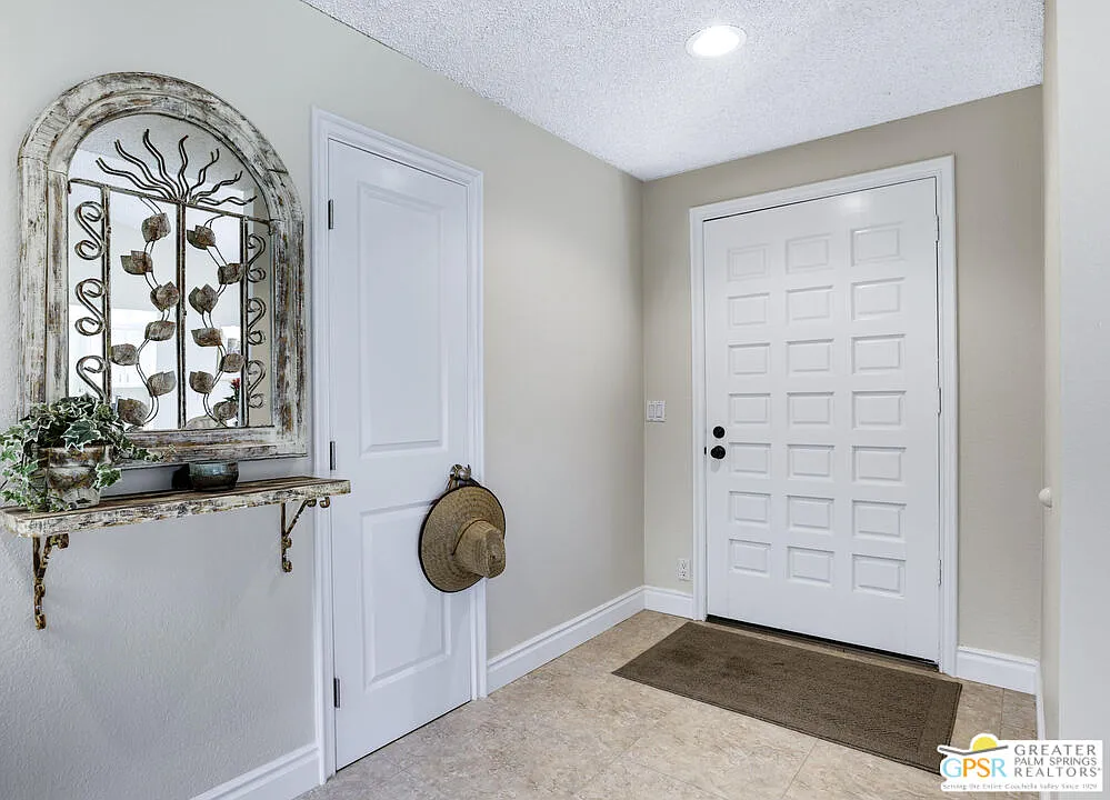 2 bed, 2.0 bath, 1584 sqft, $4,800 — Photo 3