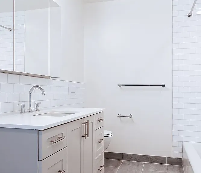 200 E 82nd St #21DE — Photo 25