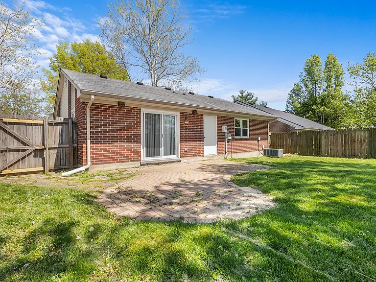 1576 Springfield Dr — Photo 24