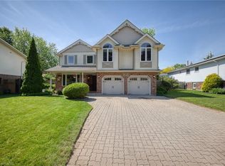 8 Cheval Dr, Grimsby, ON L3M 4P9