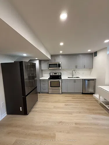 73 Thornlodge Dr W Photo 1
