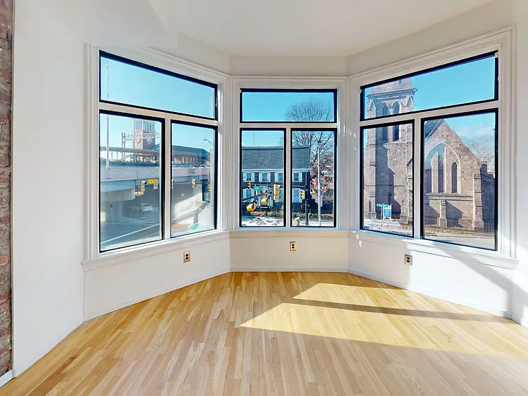 402 Broad St — Photo 10
