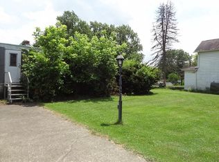 104 Sesler Dr, Jeannette, PA
