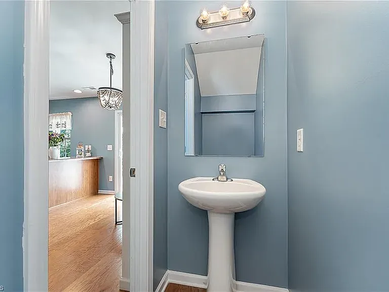 1/2 bath