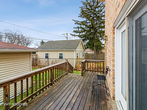 3rd image of 7405 N Keeler Ave