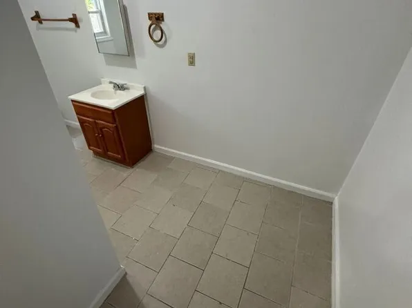 40 Croton Ter, Yonkers, NY 10701