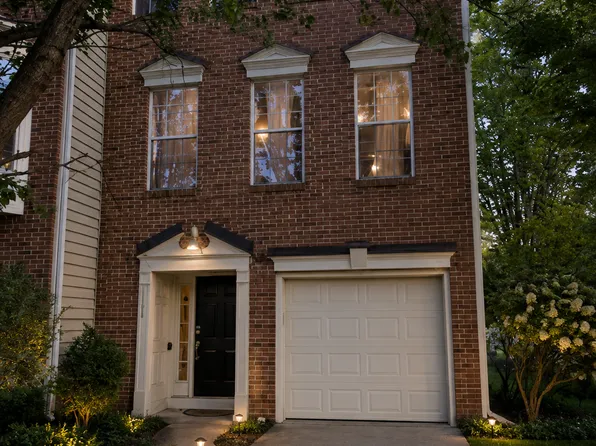 1193 Cypress Tree Pl, Herndon, VA 20170
