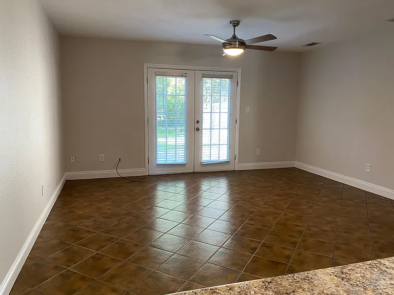 8125 Stonebrook Dr — Photo 6