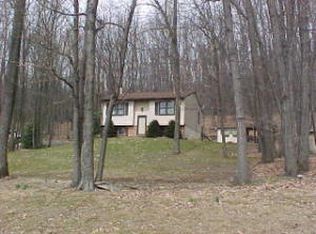 293 Chapel Dr, Pine Grove, PA 17963