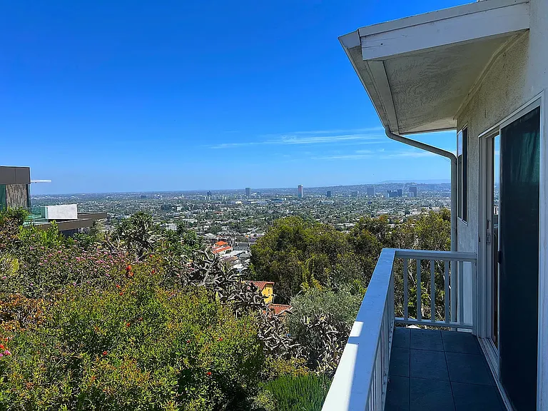 8376 Hollywood Blvd — Photo 25