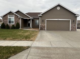 808 Joanie Ln, Salina, KS 67401
