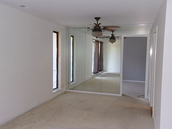 4th image of 5 E Carriageway Dr APT 203