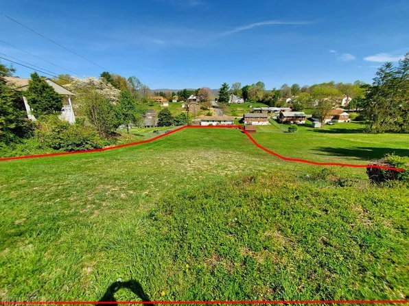 313 Mayo Cir, Pearisburg, VA 24134