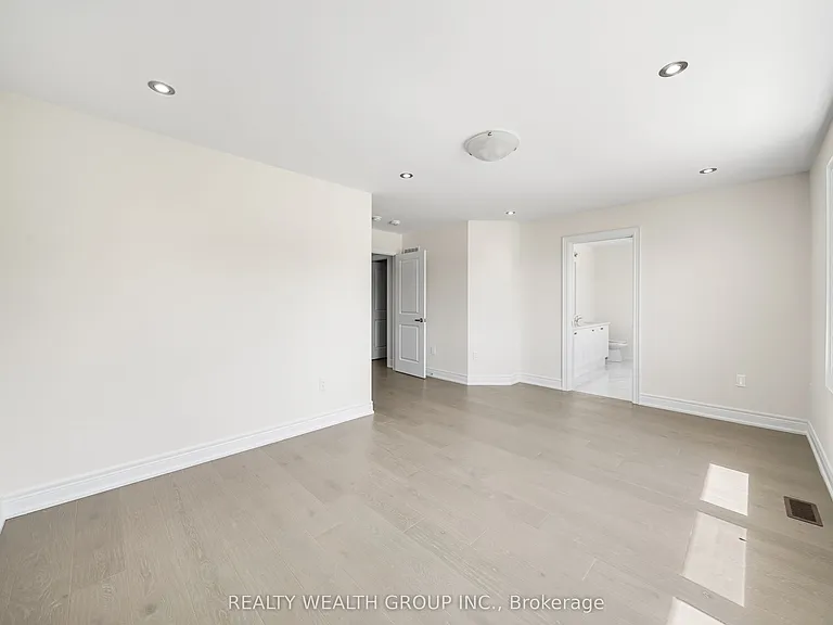261 Seaview Hts — Photo 34