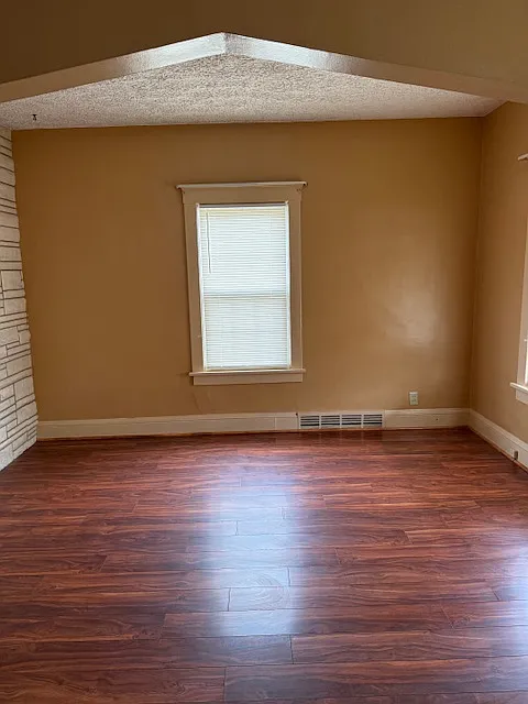 3 bed, 1.5 bath, 1168 sqft, $1,450 — Photo 4