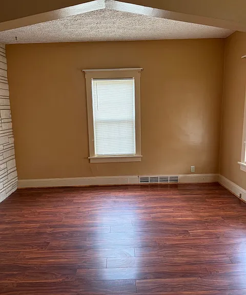 663 Gardendale Ave — Photo 4