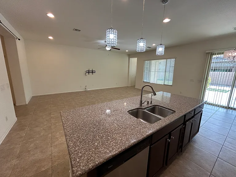 3841 E Powell Pl — Photo 25