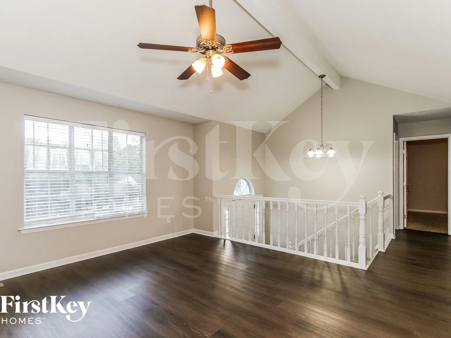 3 bed, 2.0 bath, 1486 sqft, $1,640 — Photo 2