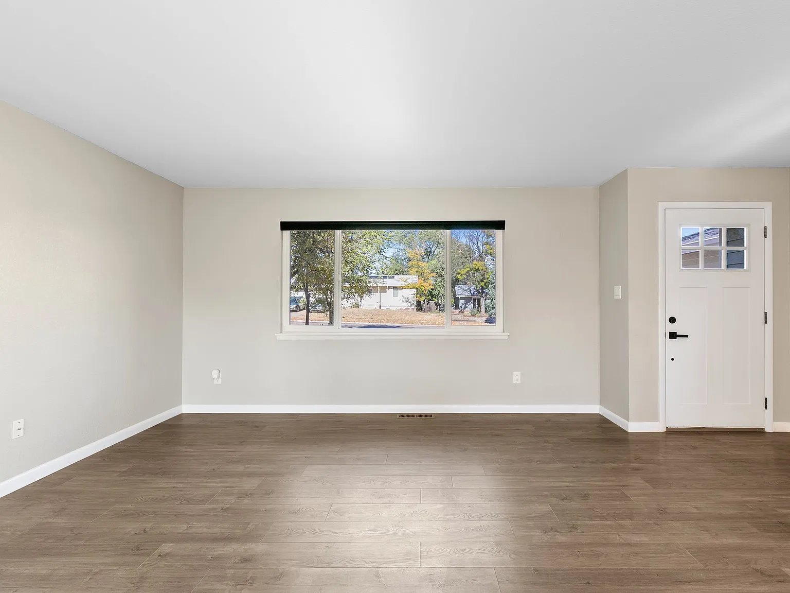 3 bed, 1144 sqft, $2,100 — Photo 3