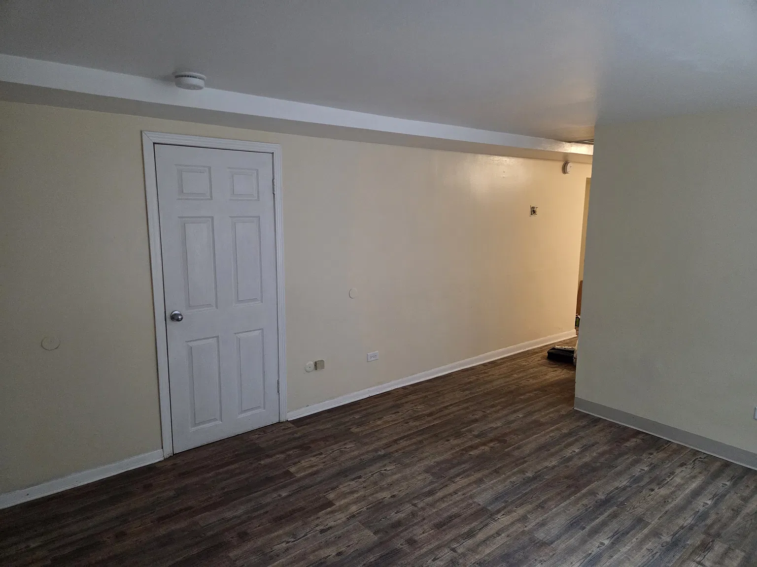 Studio, $875 — Photo 3