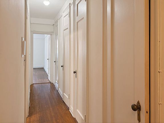 5th image of 45 Kew Gardens Rd APT 5