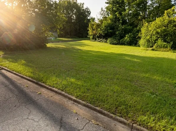 2004 Glanton St, Dothan, AL 36303