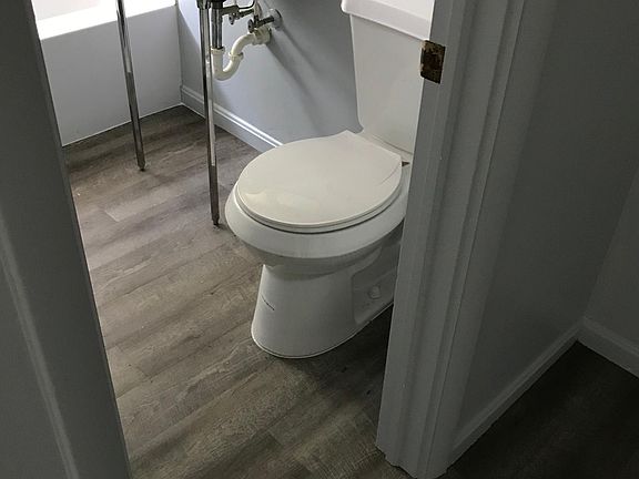 5th image of 2084 W 4th St