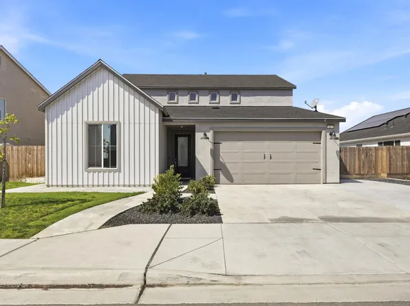 527 Vanderbilt Dr, Lemoore, CA 93245