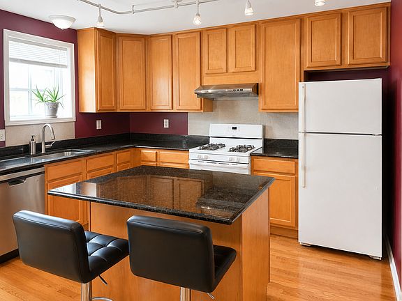 4th image of 3365 S Archer Ave