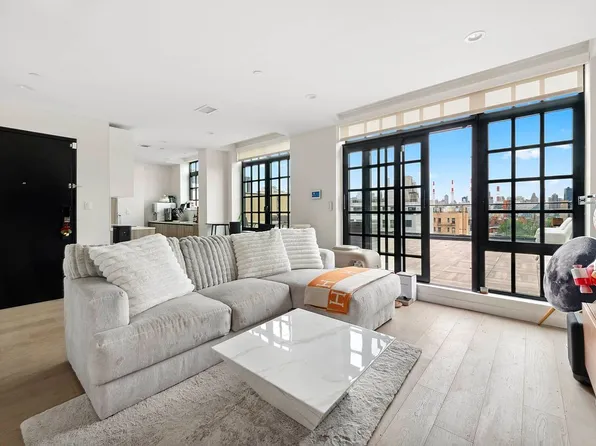 37-24 30th St #7B, Long Island City, NY 11101