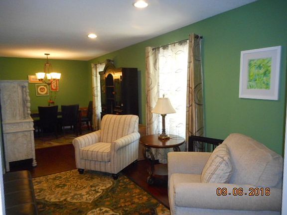 3rd image of 701 Barton Dr