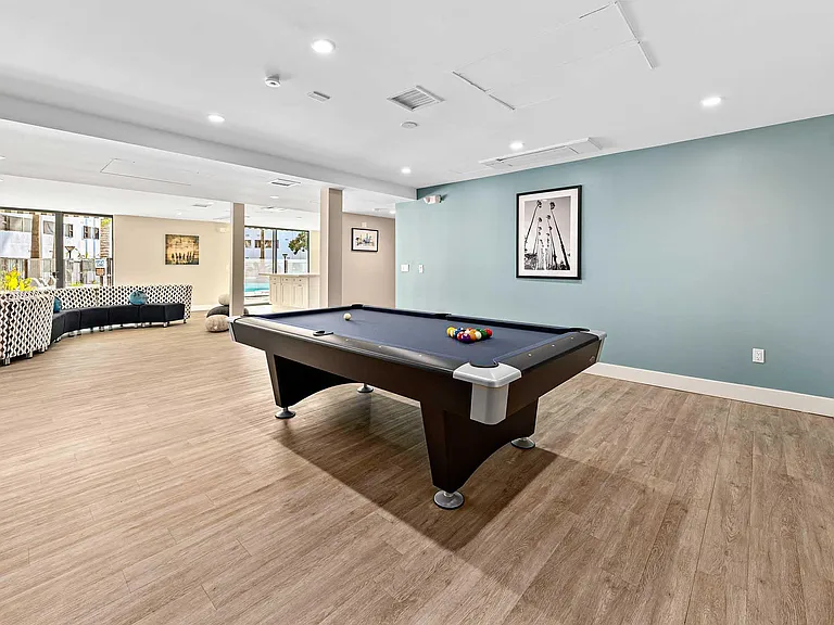 Summerview Beach Resort Luxury Apartments — Photo 13