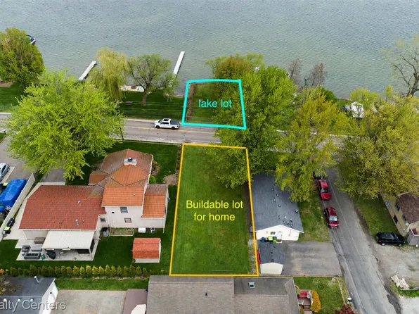 903 S Lake Dr, Novi, MI 48377
