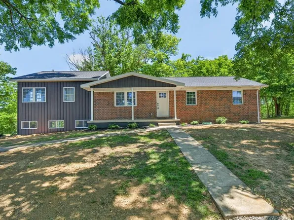 2155 Fairview Rd, Byrdstown, TN 38549