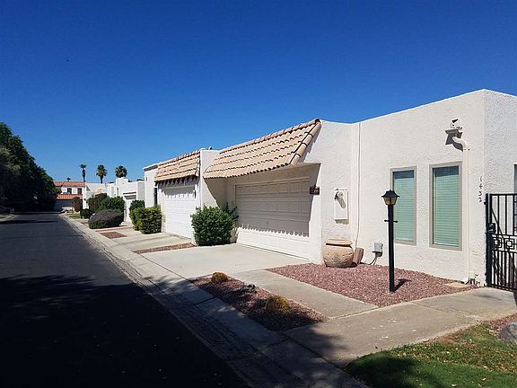 2nd image of 1432 E Torrey Pines Cir