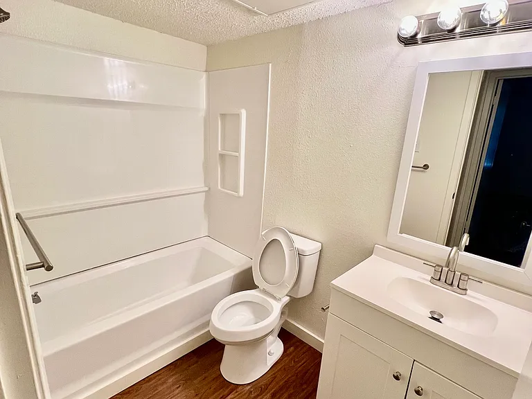 201 W Spence St #5-B — Photo 7