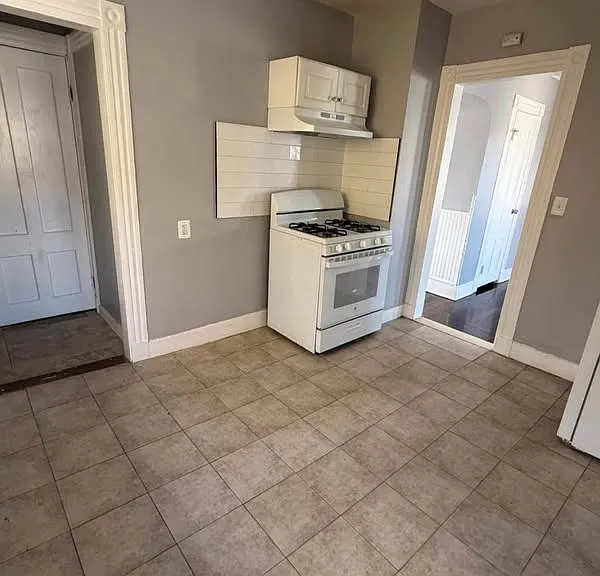 534 Howard Ave #2 — Photo 1