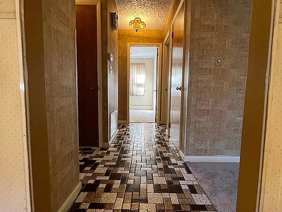 4th image of 438 W William St Floor 1