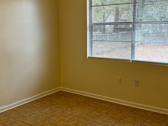 5th image of 179 Cherokee Cir