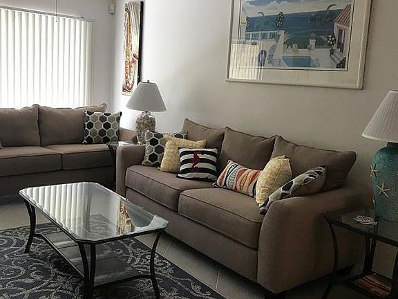 4th image of 489 Tallwood St #101
