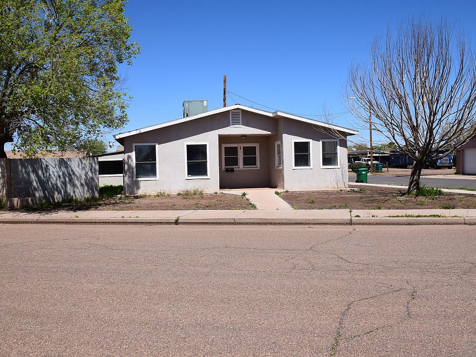 1st image of 901 N Hicks Ave