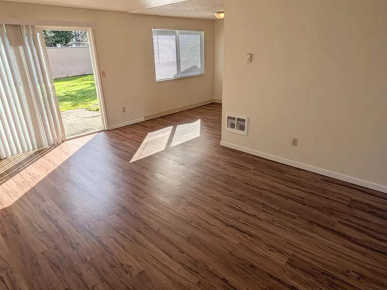7815 NE 117th Ave — Photo 45